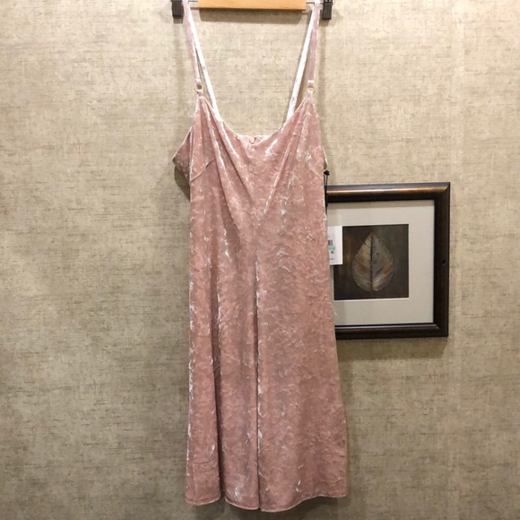NWT $129 Calvin Klein Blush crushed velvet dress - Picture 3 of 6